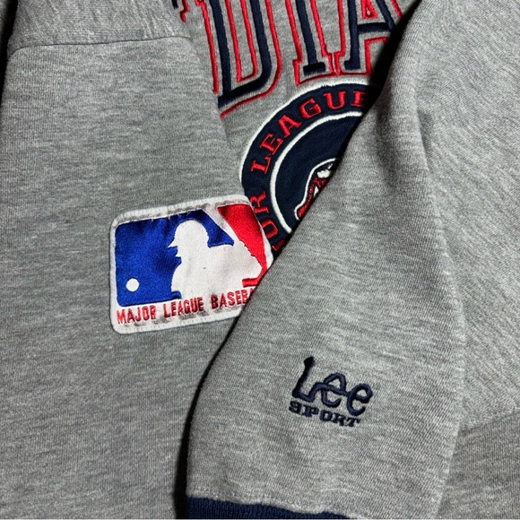 Vintage 90s Lee Sport Cleveland Indians Embroidered Sweatshirt - Picture 3 of 4